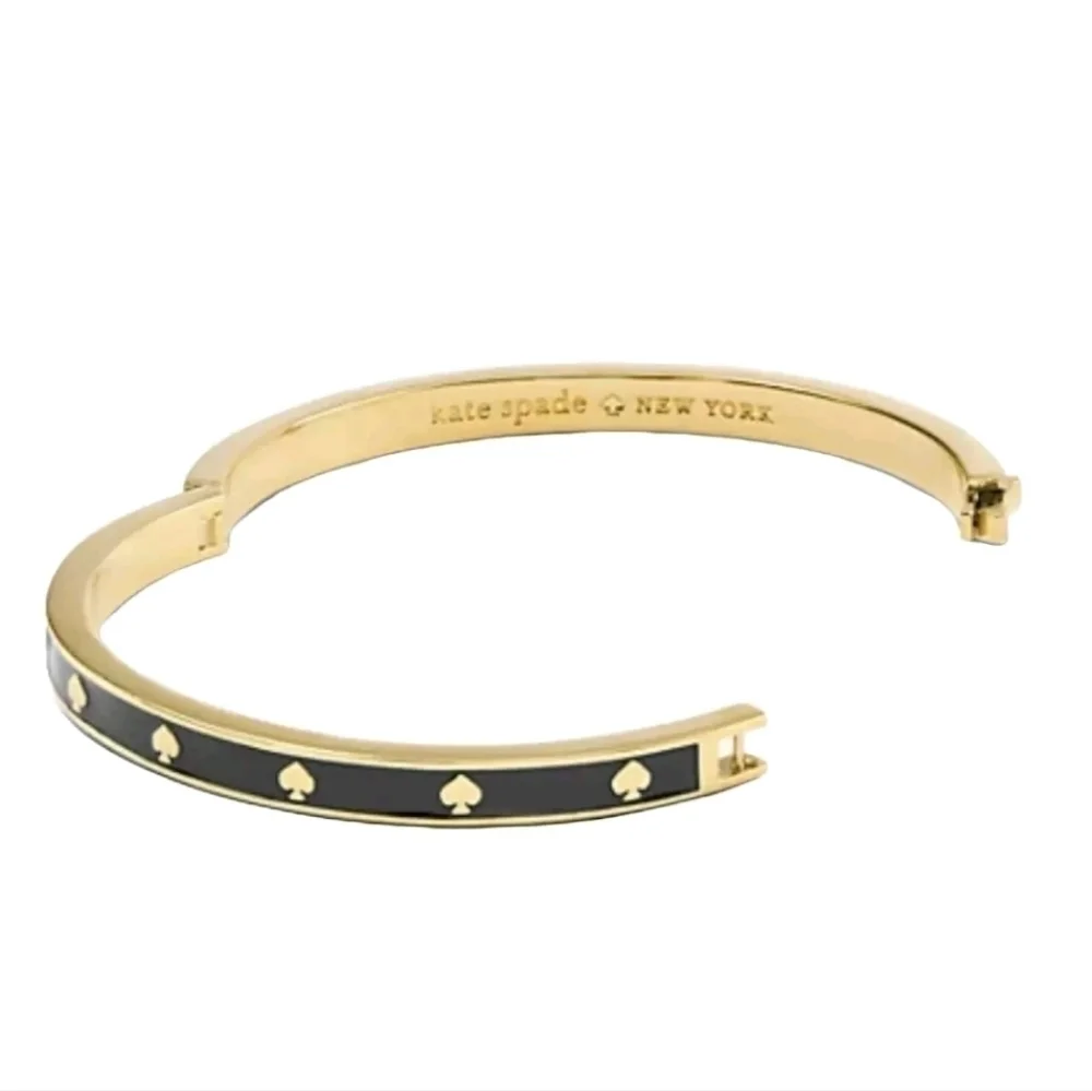 Kate Spade Spot the Spade Enamel Hinged Bangle Bracelet in Black